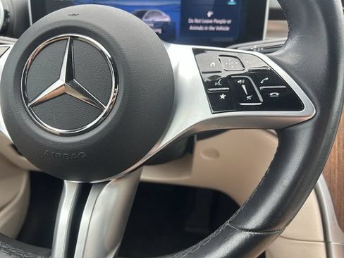 Used 2025 Mercedes-Benz C 300 Sedan image 26