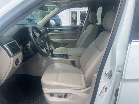 Used 2023 Volkswagen Atlas SE w/ Panoramic Sunroof Package AWD/4WD image 11