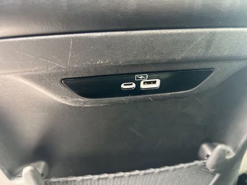 Used 2024 Chrysler Pacifica Touring-L image 20