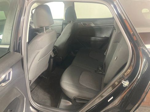 Certified 2025 Kia Sportage LX image 22