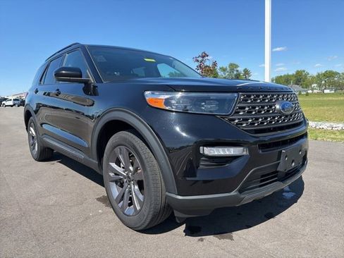 Certified 2023 Ford Explorer XLT w/ Equipment Group 202A AWD/4WD image 1