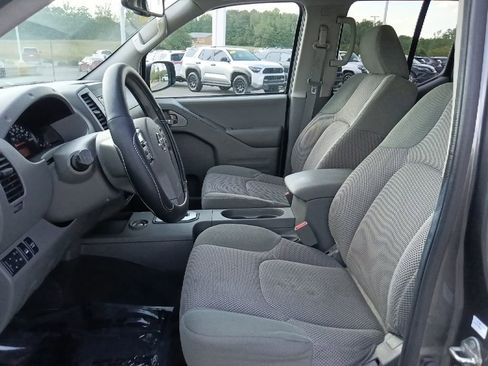 Used 2021 Nissan Frontier SV w/ Midnight Edition Floor Mats AWD/4WD image 15