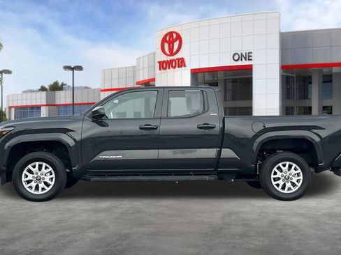 Used 2025 Toyota Tacoma SR5 image 8