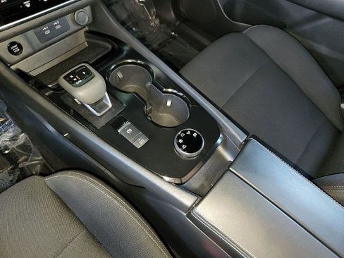 Certified 2024 Nissan Rogue S image 21