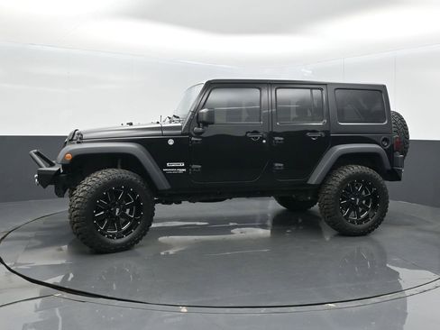 Used 2018 Jeep Wrangler Unlimited Sport S image 4