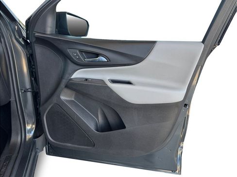 Used 2019 Chevrolet Equinox LS FWD image 18