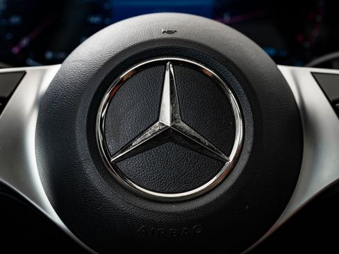 Used 2022 Mercedes-Benz C 300 4MATIC Sedan image 33