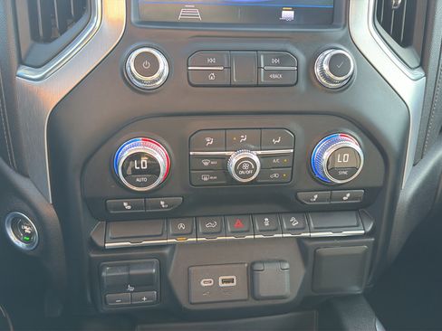 Used 2021 GMC Sierra 1500 Elevation w/ X31 Off-Road Package AWD/4WD image 17