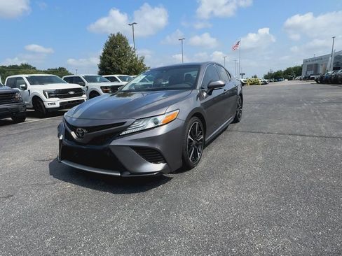 Used 2020 Toyota Camry XSE FWD image 4
