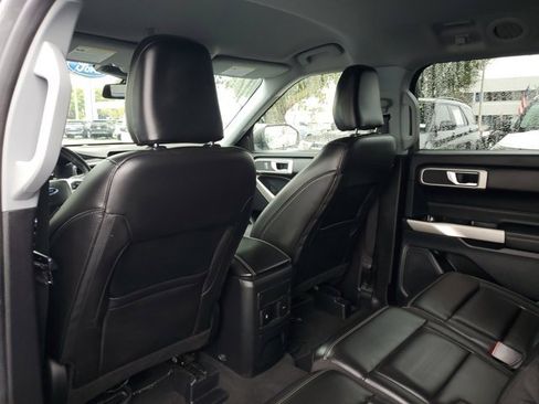 Certified 2022 Ford Explorer XLT w/ Equipment Group 202A image 11