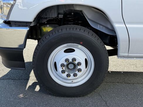 New 2026 Ford E-450 and Econoline 450 Super Duty w/ Power Equipment Group image 7