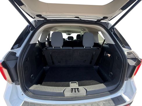 Used 2025 Ford Explorer Active RWD image 22