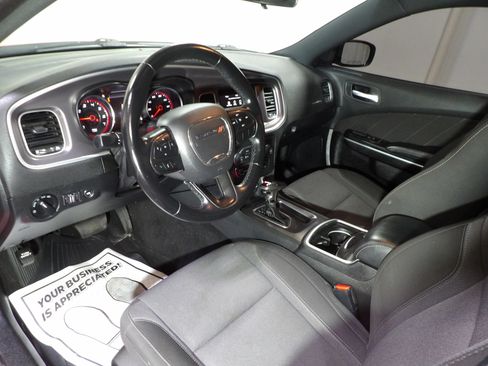 Used 2022 Dodge Charger SXT RWD image 8