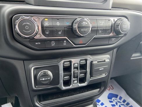 Used 2022 Jeep Gladiator Sport AWD/4WD image 34