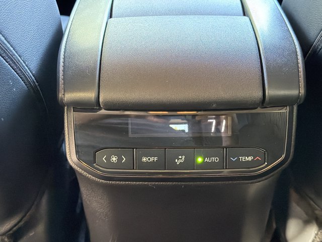 Used 2026 Toyota Highlander XLE AWD/4WD image 24