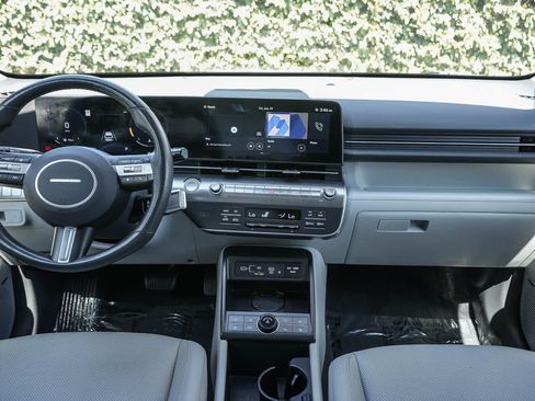 Used 2024 Hyundai Kona Limited AWD/4WD image 12
