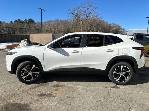 New 2026 Chevrolet Trax RS w/ Sunroof Package image 5