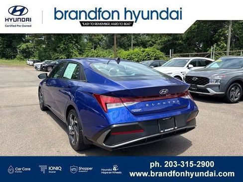 Used 2024 Hyundai Elantra SEL w/ Convenience Package FWD image 4