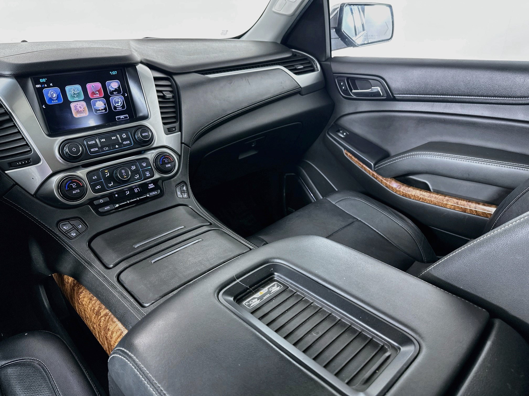 Used 2018 Chevrolet Tahoe Premier AWD/4WD image 24
