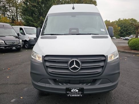 New 2025 Mercedes-Benz Sprinter 2500 image 9