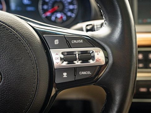 Used 2019 Kia Cadenza Technology image 25
