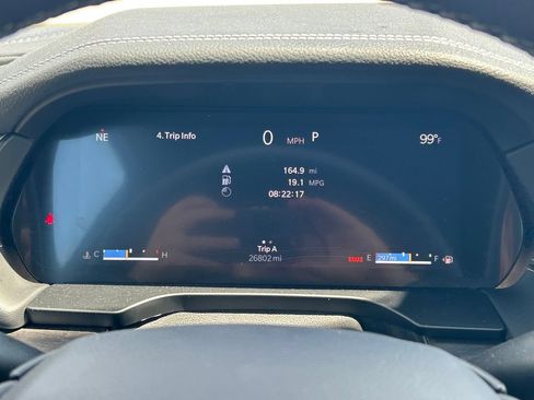 Used 2025 Jeep Grand Cherokee Limited RWD image 32