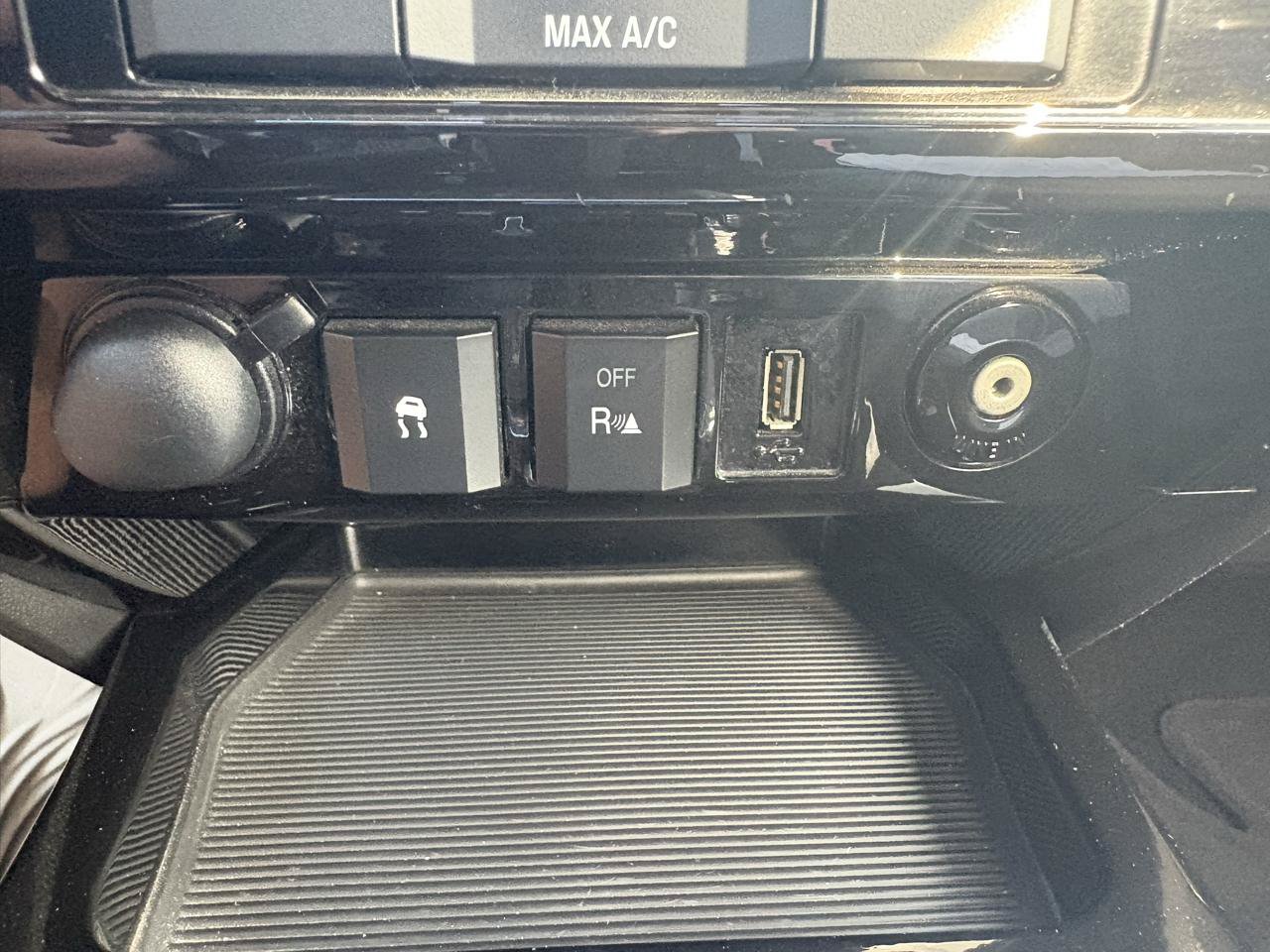 Used 2009 Ford Escape Limited FWD image 40