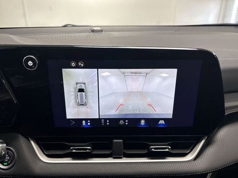 Used 2025 Chevrolet Equinox LT w/ Convenience Package II image 34