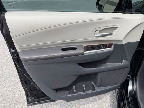 Used 2023 Toyota Sienna XLE w/ XLE Plus Package FWD image 6