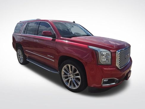 Used 2015 GMC Yukon Denali w/ Touring Package RWD image 2