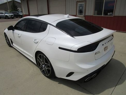 Used 2022 Kia Stinger GT2 AWD/4WD image 10