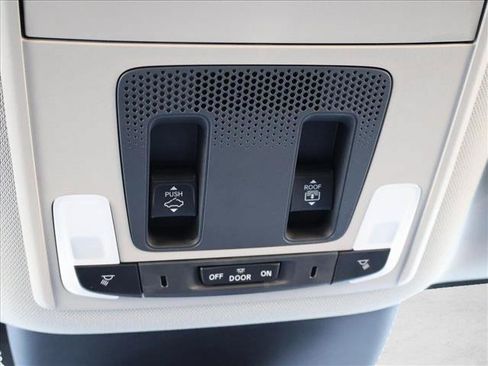 Used 2025 Honda Pilot Touring image 22
