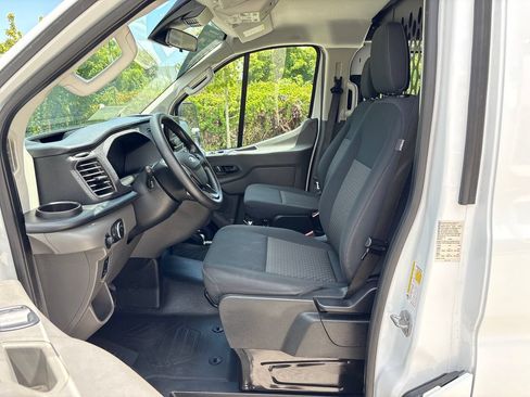 Certified 2025 Ford Transit 250 Low Roof w/ Exterior Upgrade Package RWD image 30