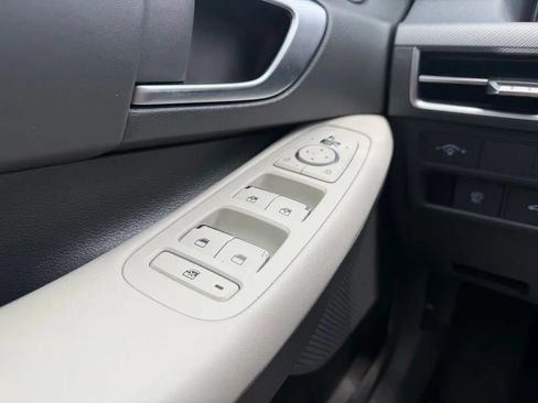 Used 2025 Hyundai Sonata SEL FWD image 13