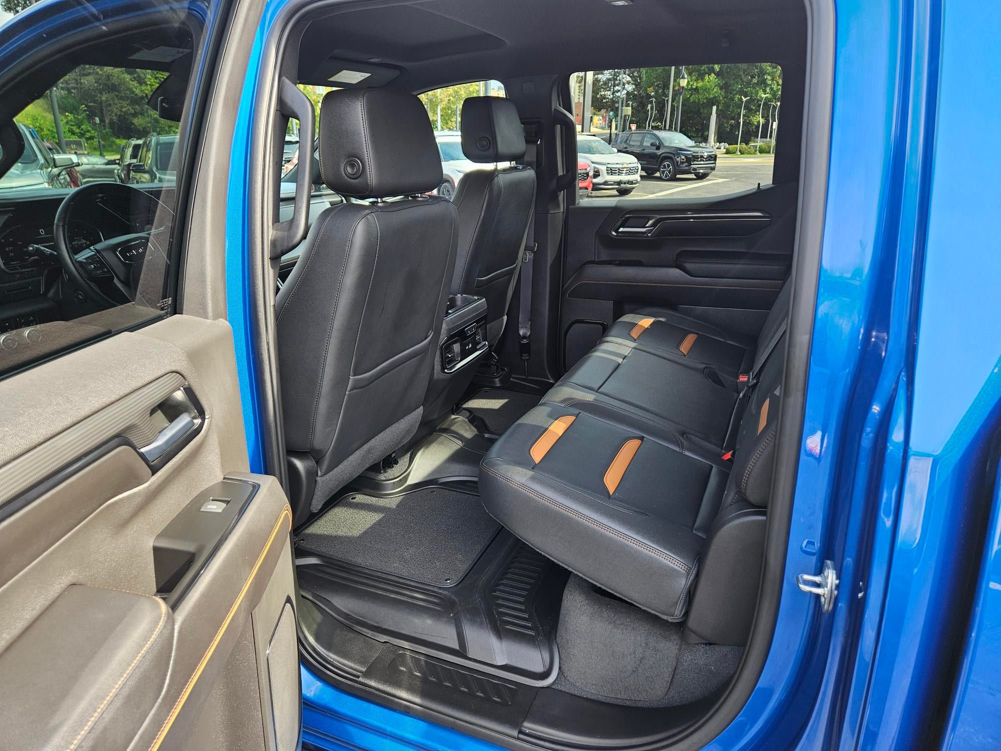 Used 2022 GMC Sierra 1500 AT4 w/ AT4 Premium Package AWD/4WD image 13