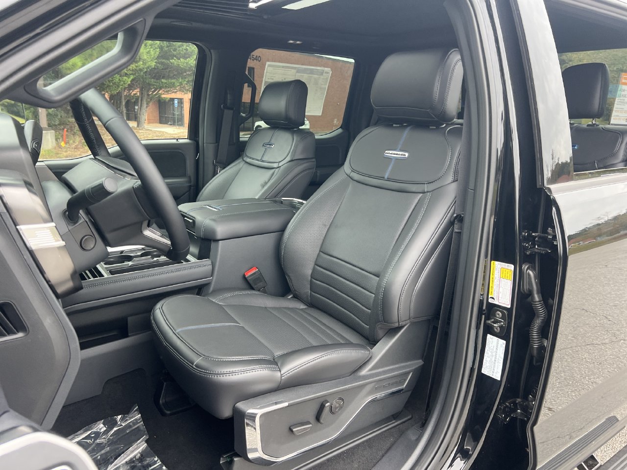 New 2026 Ford F450 Platinum w/ FX4 Off-Road Package AWD/4WD image 19