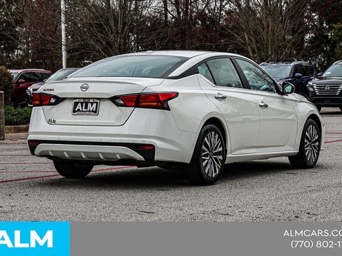 Used 2025 Nissan Altima 2.5 SV image 7
