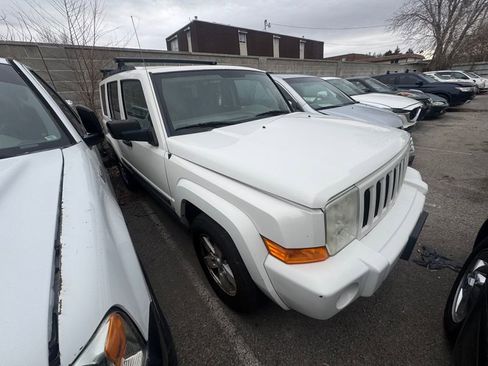 Used 2006 Jeep Commander 4WD image 3