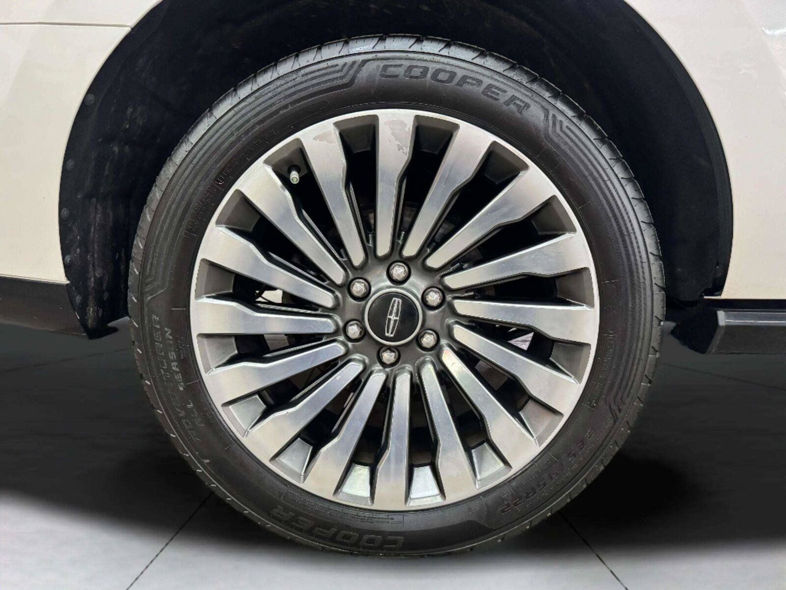Used 2018 Lincoln Navigator Reserve w/ Technology Package AWD/4WD image 71
