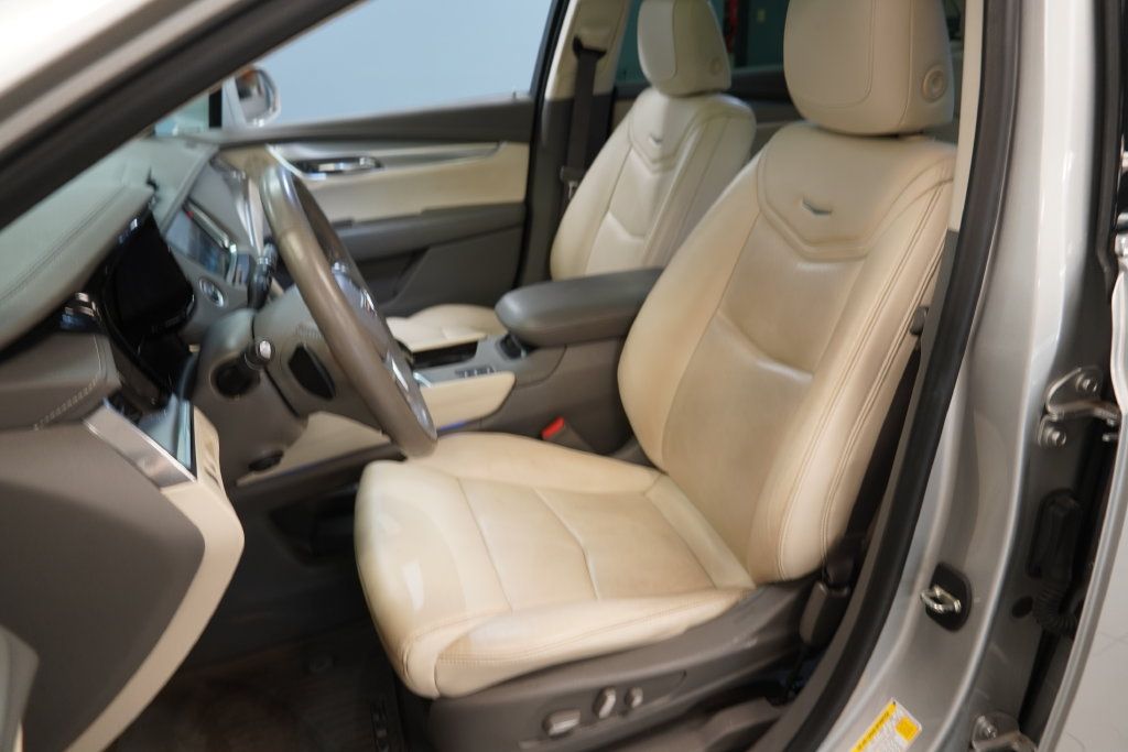 Used 2019 Cadillac XT5 Luxury AWD/4WD image 4