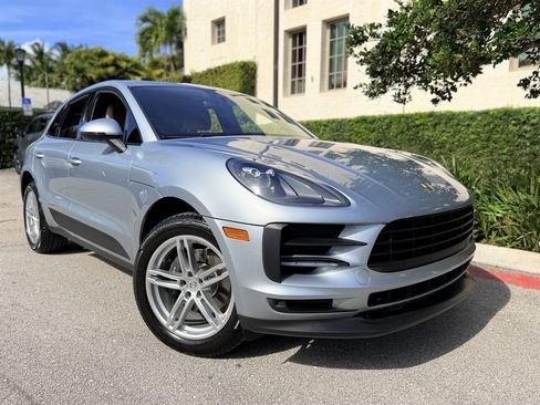 Used 2020 Porsche Macan AWD/4WD image 1