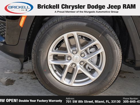 New 2025 Jeep Grand Cherokee Laredo X w/ Luxury Tech Group I image 39