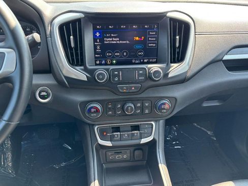 Used 2024 GMC Terrain SLT AWD/4WD image 14