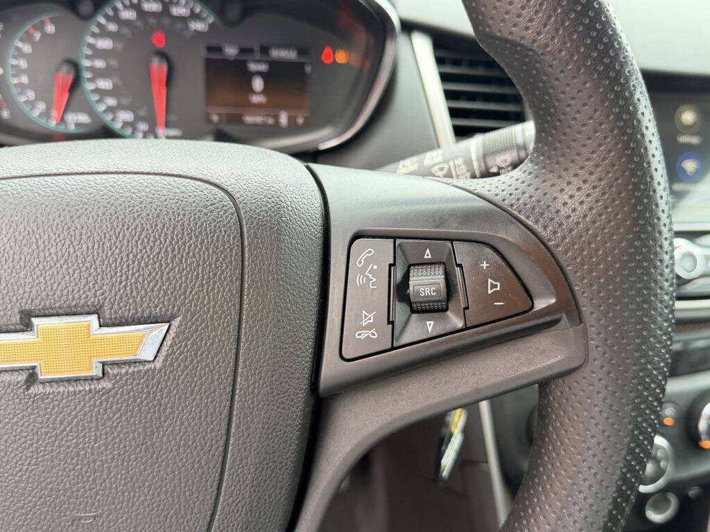 Used 2018 Chevrolet Trax LS AWD/4WD image 14