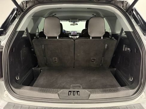 Used 2024 Ford Explorer XLT w/ Equipment Group 202A AWD/4WD image 30