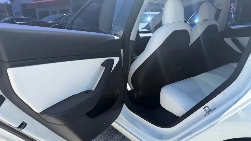 Used 2021 Tesla Model 3 Standard Range Plus RWD image 12