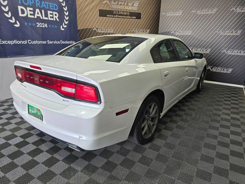 Used 2014 Dodge Charger SXT image 16