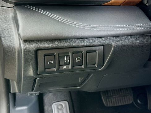 Used 2020 Subaru Outback Touring w/ Popular Package #2 image 10