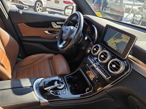 Used 2016 Mercedes-Benz GLC 300 4MATIC image 33