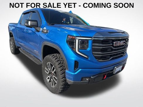 Used 2022 GMC Sierra 1500 AT4 w/ AT4 Preferred Package image 1